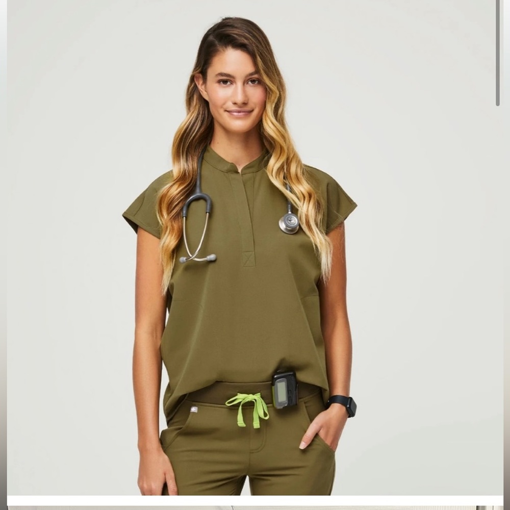 Martini olive figs scrub set (Rafael’s top and jogger bottoms)